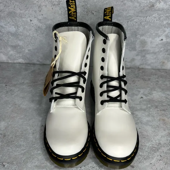 Authentic Dr Doc Martens Boots Women Sz US 6 White Combat AirWair 11821 Lace Up