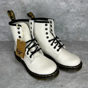 Authentic Dr Doc Martens Boots Women Sz US 6 White Combat AirWair 11821 Lace Up
