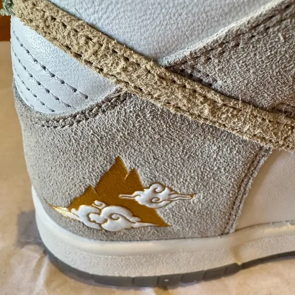 💞Authentic💞Nike Dunk High-Top Premium San Francisco. Gold Mountain. Size 5Y