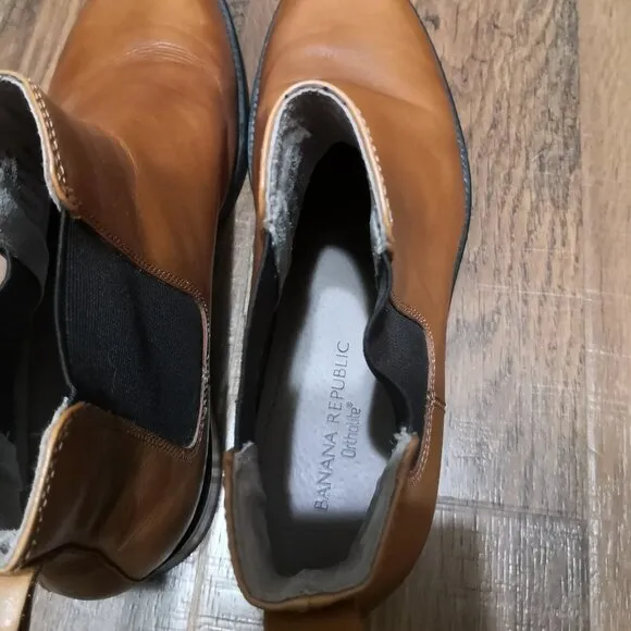 Banana Republic Men’s Tan Chelsea Leather Ankle Boots  Size 9