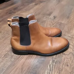 Banana Republic Men’s Tan Chelsea Leather Ankle Boots  Size 9