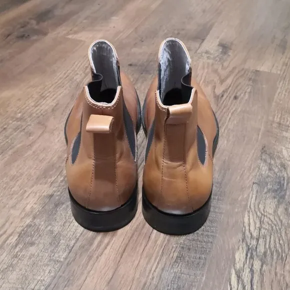 Banana Republic Men’s Tan Chelsea Leather Ankle Boots  Size 9