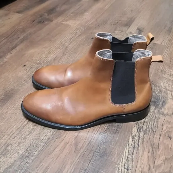 Banana Republic Men’s Tan Chelsea Leather Ankle Boots  Size 9