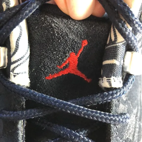 Barely worn!NIKE Air Jordan Navy Blue/ White High top Sneakers