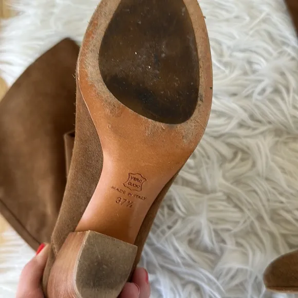 Barney’s New York CO-OP Brown Suede Round Toe Boots with Buttons Size 37 1/2