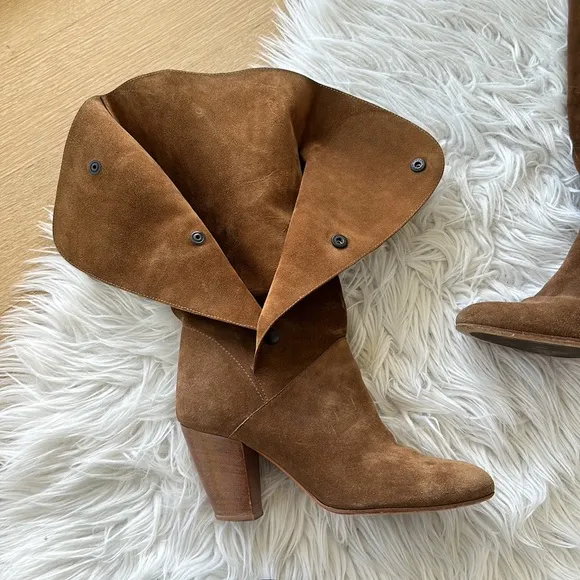 Barney’s New York CO-OP Brown Suede Round Toe Boots with Buttons Size 37 1/2