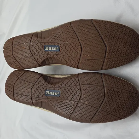 Bass &amp; co mens 11.5 Brown Loafer style anchor tan biege  lace ups nice Condition