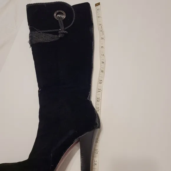 BCBG Maxazria velvet square toe boots sz 9B