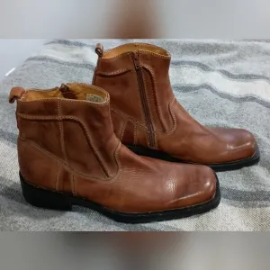 Bed Stu Brown leather side zip chukka boots size 10.5