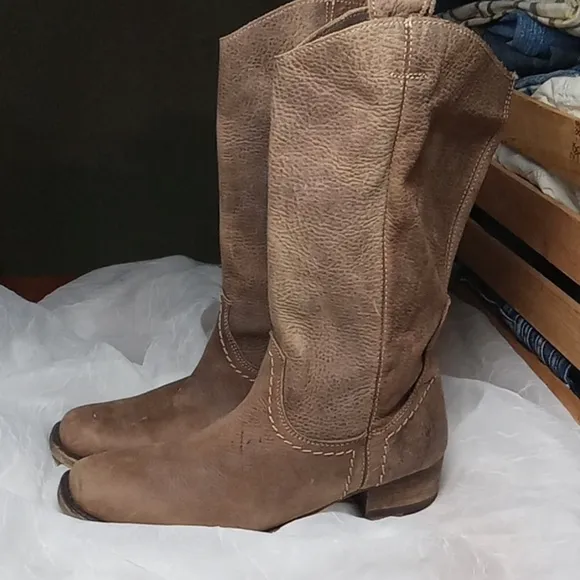 Bed stu light brown women's leather boots size 6