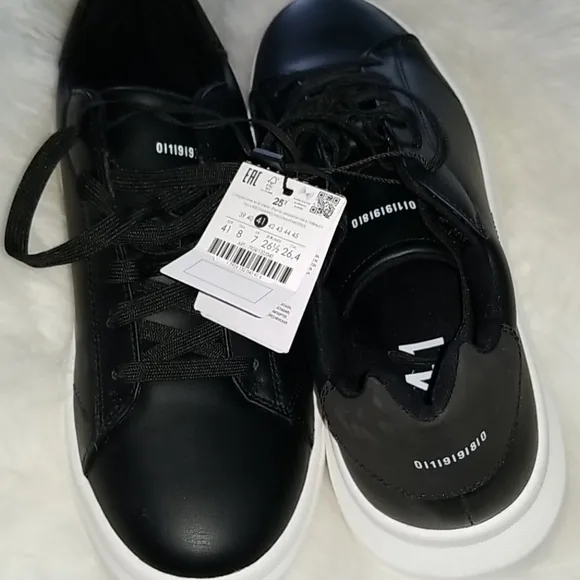 👣BERSHKA😄 Men's Faux Leather Platform Sneakers😃size 8