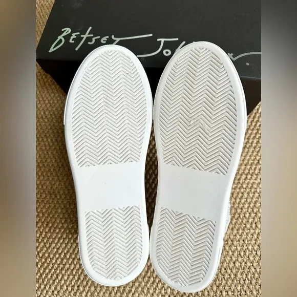 Betsey Johnson Sidny Ivory Pearl Sneakers 7.5 | NIB | Perfect for Wedding, Dress