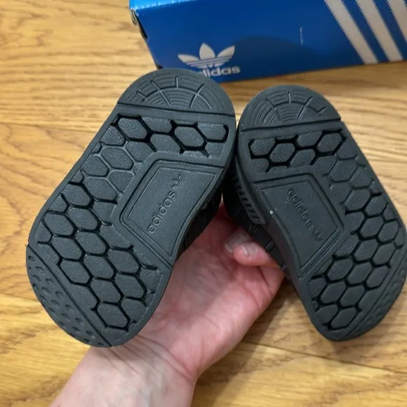 Black adidas NMD 360 size 4 little kid (baby/toddler) slip on sneakers shoes