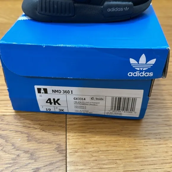 Black adidas NMD 360 size 4 little kid (baby/toddler) slip on sneakers shoes