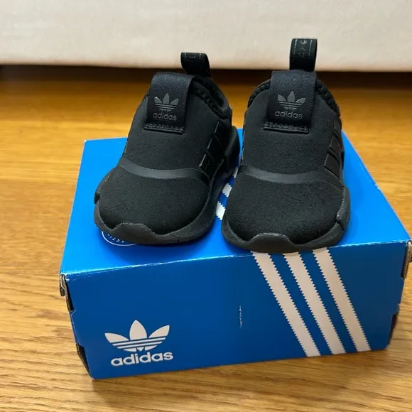 Black adidas NMD 360 size 4 little kid (baby/toddler) slip on sneakers shoes