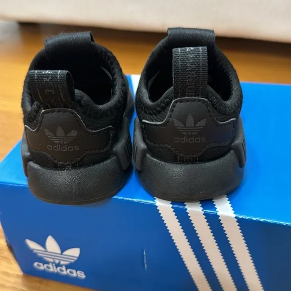 Black adidas NMD 360 size 4 little kid (baby/toddler) slip on sneakers shoes