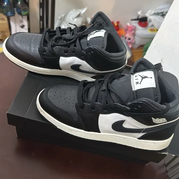 Black and White High-Top air Jordan . Wore once . With box .