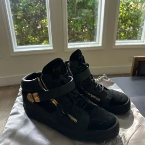 Black high top Giuseppe men’s sneakers 42