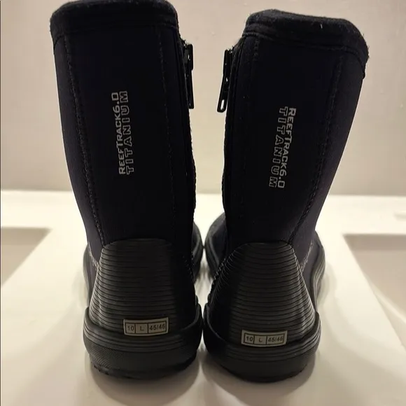 Black High-Top scuba shoes with Reinforced Toe