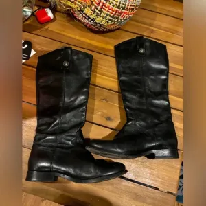 Black leather boots by Frye women’s size 6