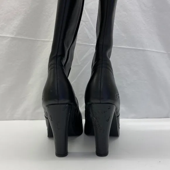 Black Leather boots Size: 6