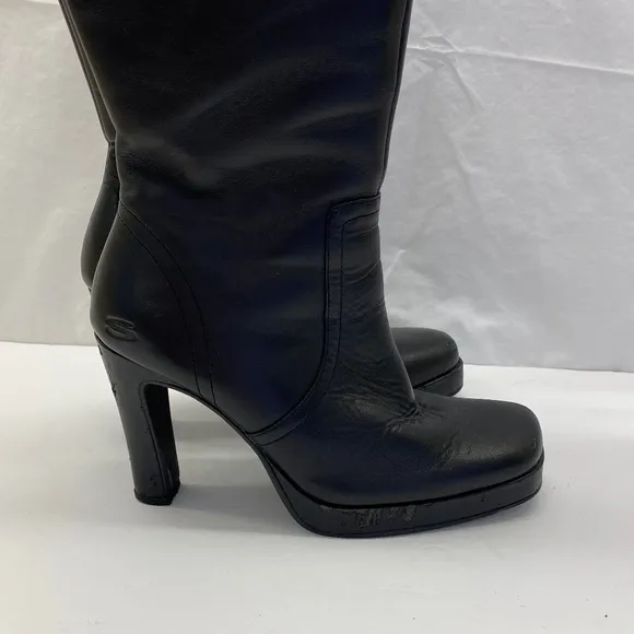 Black Leather boots Size: 6