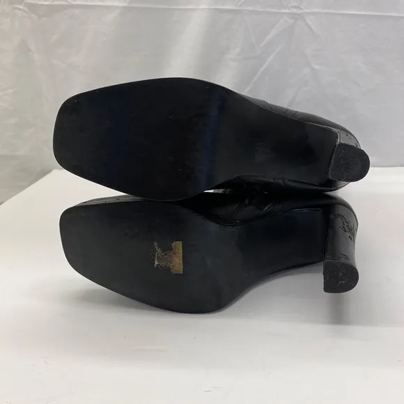 Black Leather boots Size: 6
