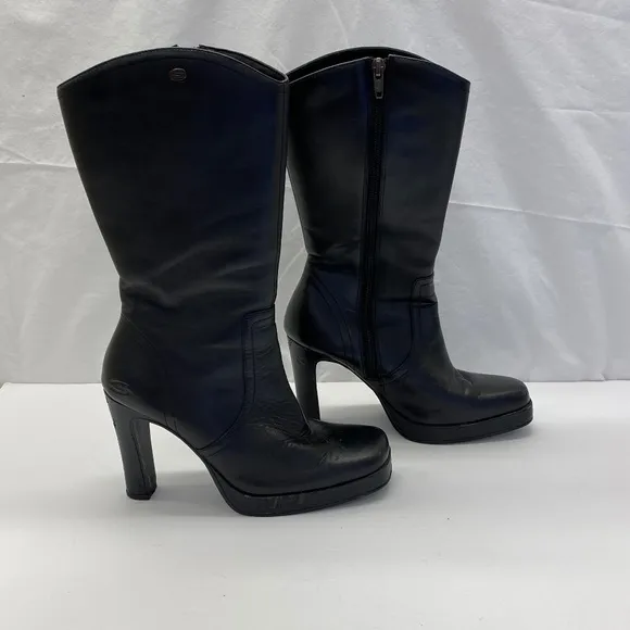 Black Leather boots Size: 6