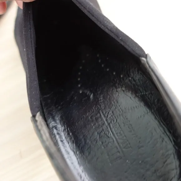 Black Leather Slip On Shoes Women 10 M MUNRO American Stretch Fabric Classic USA