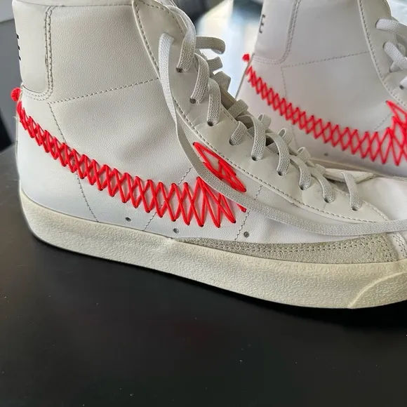 Blazer Mid '77 Vintage 'Double ZigZag Stitched Swoosh'
