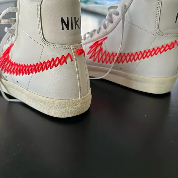 Blazer Mid '77 Vintage 'Double ZigZag Stitched Swoosh'