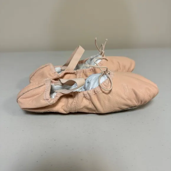 BLOCH Ballet Slippers Girls 4C Dansoft Leather Shoes Nude Tan Dance Lyrical Show