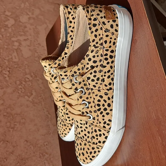 Blowfish Malibu Maxine Cheetah Leopard Print Sneakers Tennis Shoes 9