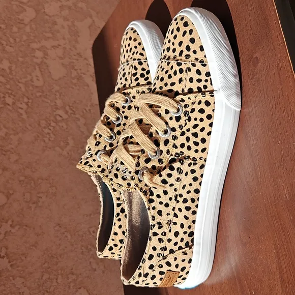 Blowfish Malibu Maxine Cheetah Leopard Print Sneakers Tennis Shoes 9