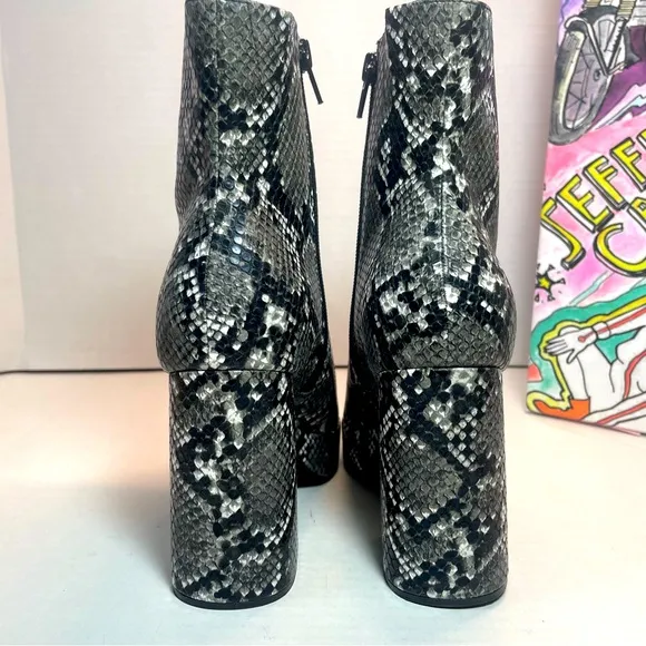 BNIB Jeffrey Campbell Dormant Black/Gray Snakeskin print platforms 6M