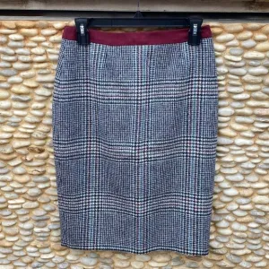 BODEN British Tweed Wool Black/Maroon/White/Blue Plaid Pencil Skirt. Size 4. EUC