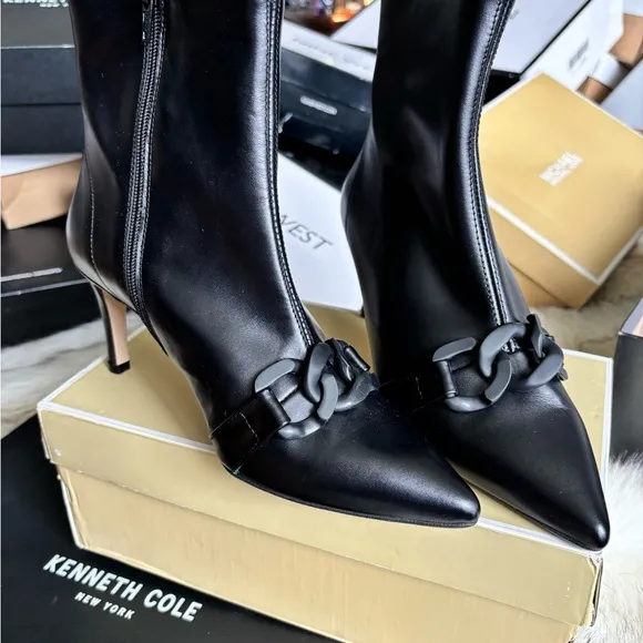 🌴BOOTS-RENATTA-from Spain. Pointy toed booties all leather.black, black chains🌴🦋