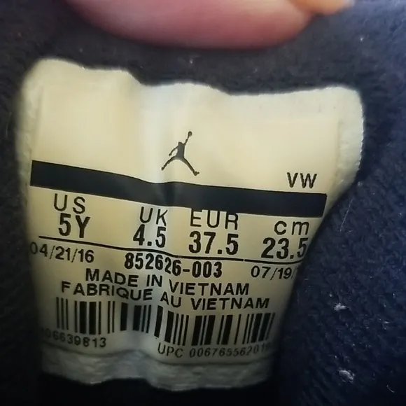 Boy's Jordan 23 Jumpman Black and Gray Sneakers Size 5Y
