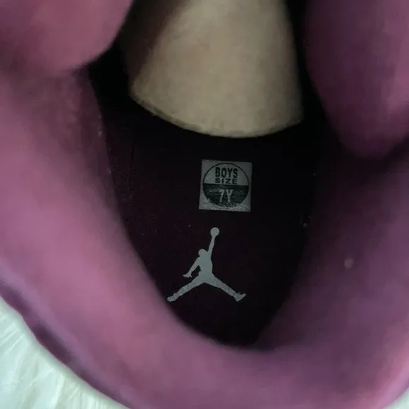 Boy’s Maroon Jordan Shoes | size 7Y