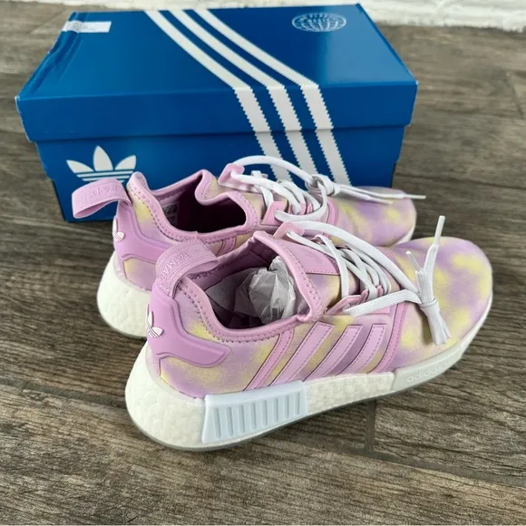 Brand New Adidas NMD_R1J Big Kids Shoes K5/W6.5