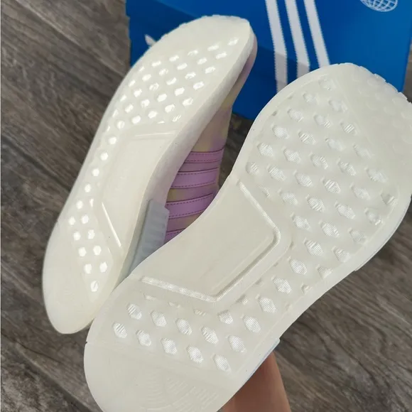Brand New Adidas NMD_R1J Big Kids Shoes K5/W6.5