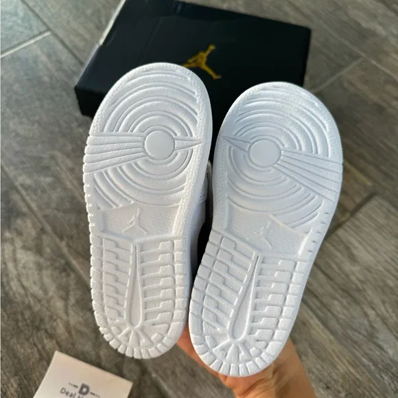 Brand New Air Jordan 1 Low ALT Toddler’s Shoes “white/black”
