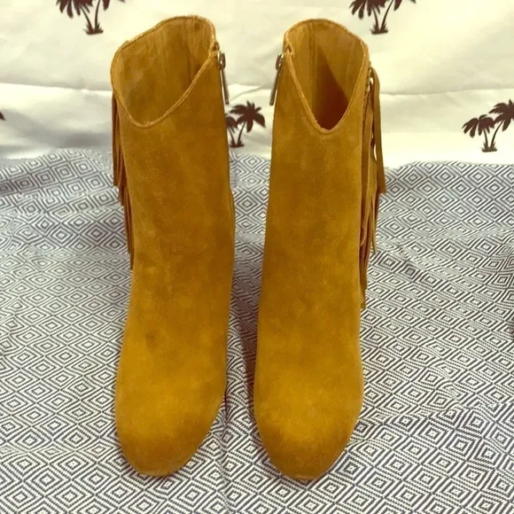 Brand New Charles David Suede Leather Boots