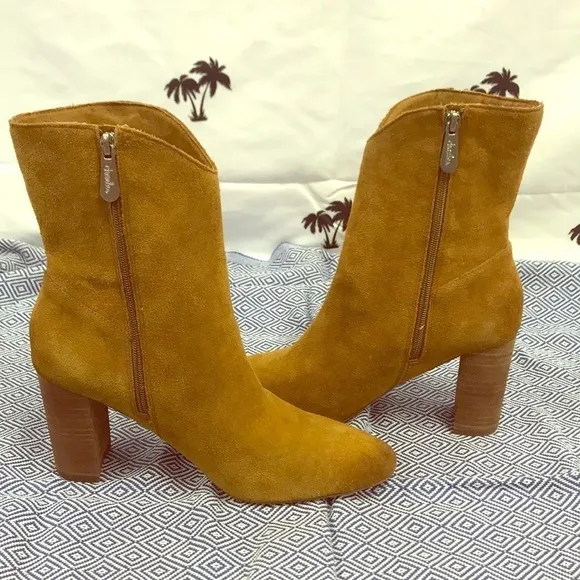 Brand New Charles David Suede Leather Boots