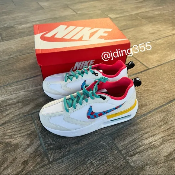 Brand New Nike Air Max Dawn Big Kids Shoes K6/W7.5