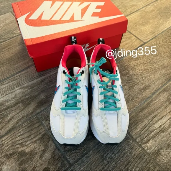 Brand New Nike Air Max Dawn Big Kids Shoes K6/W7.5