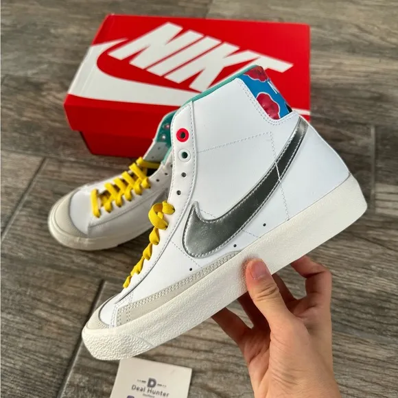 Brand New Nike Blazer Mid '77 Big Kids Shoes (K5/W6.5)