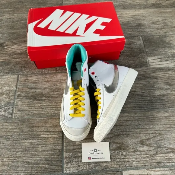 Brand New Nike Blazer Mid '77 Big Kids Shoes (K5/W6.5)