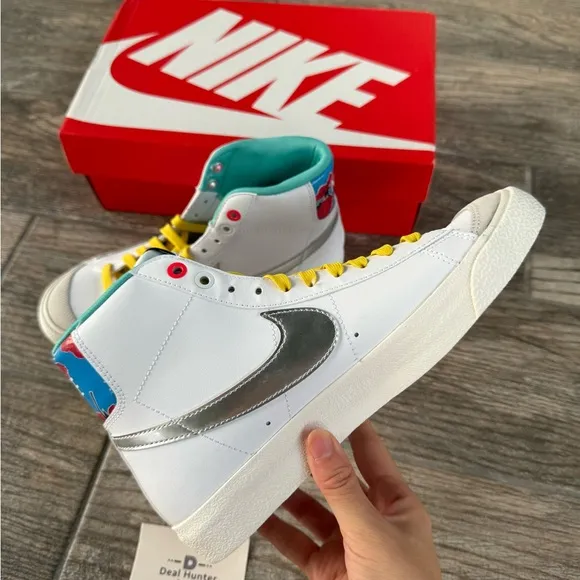 Brand New Nike Blazer Mid '77 Big Kids Shoes (K5/W6.5)