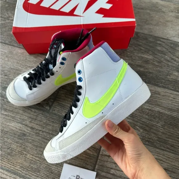 Brand New Nike Blazer Mid 77 “White Mystic Hibiscus” GS Shoes